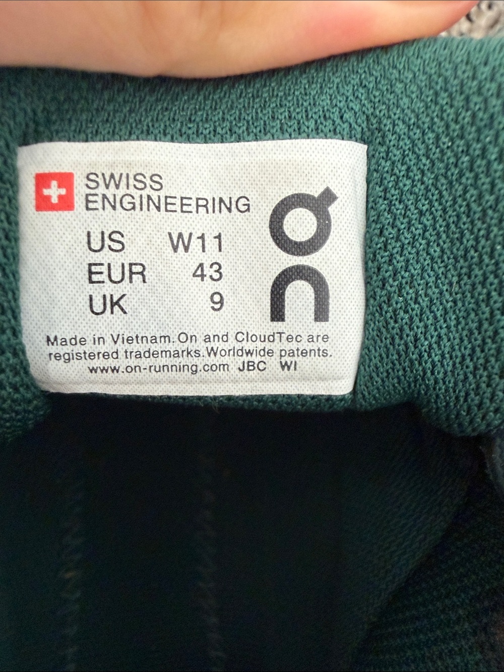 On Cloudventure Waterproof Green Trail Shoes Missiongrip Women’s Size 11 - Picture 7 of 8